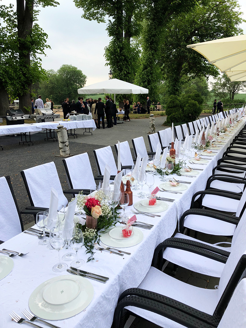 Erfahren Sie ein stilvolles Hochzeitserlebnis im Herrenhaus Gut Neuruppersdorf in der Idylle der Lübecker Bucht